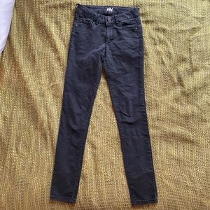 ✨3/$25✨garage jeggings